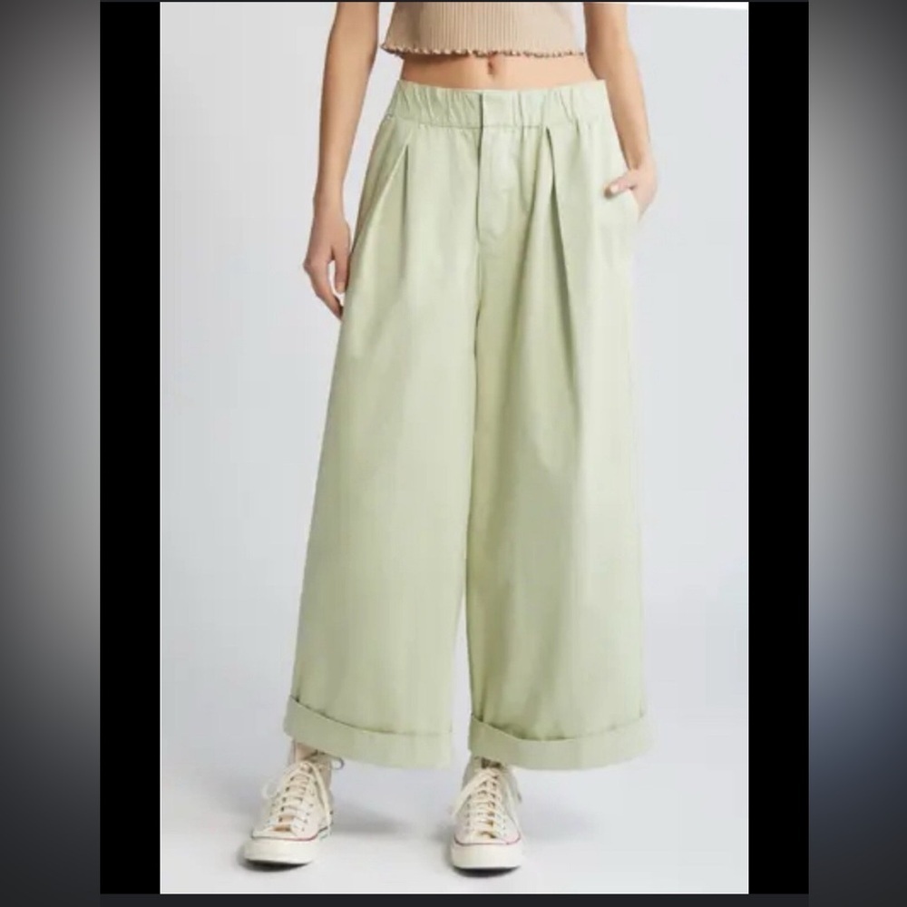 Free People After Love Roll Cuff
Wide Leg Pants L $128 
Casual fall classic